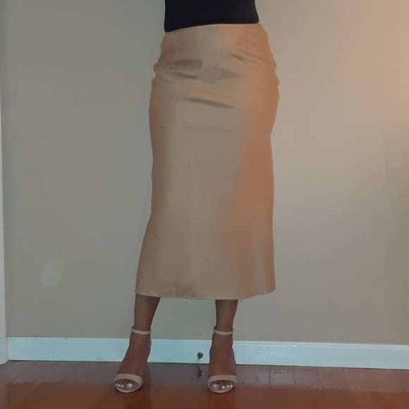Uniqlo Skirt - Picture 3 of 8